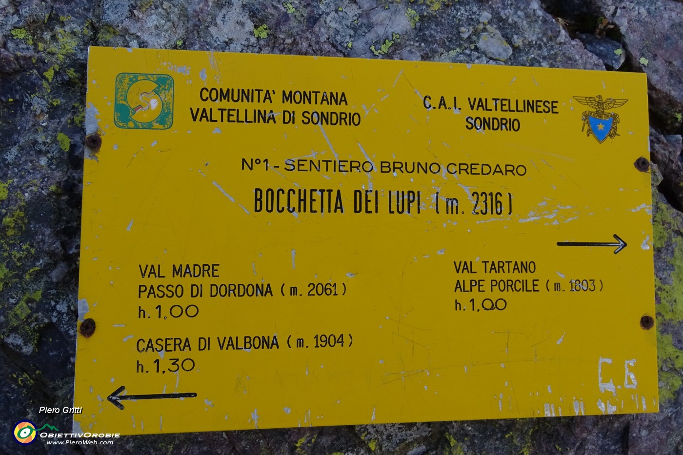 41 Segnaletica alla Bocchetta dei lupi.JPG